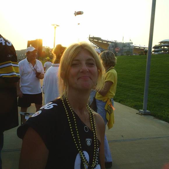 Meet your Posher, Beth - Picture 1 of 1