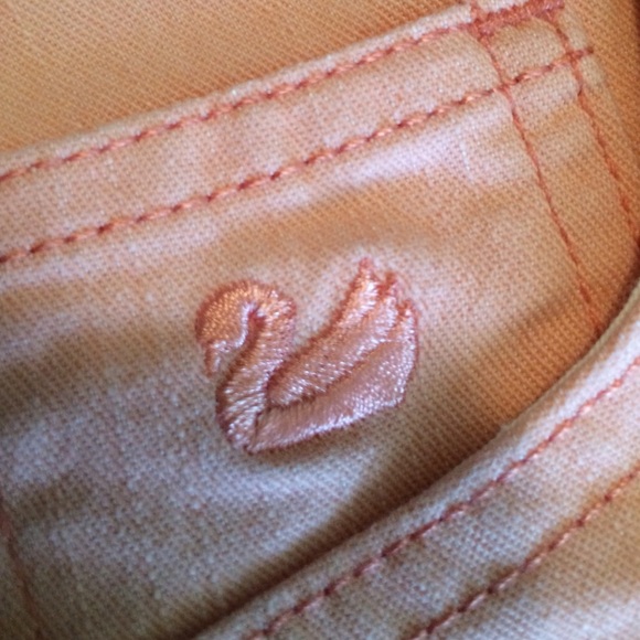 Peach Capri's - Picture 3 of 3