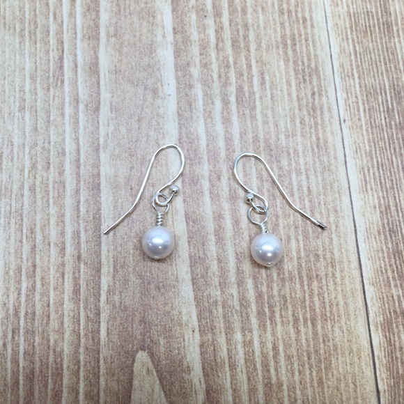 Handmade pearl earrings