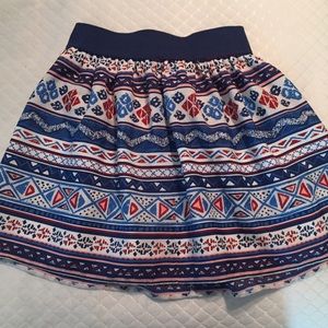 Adorable Forever 21 skirt with geometric print