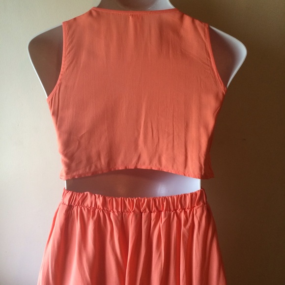 Salmon embroidered dress ✨HP✨ - Picture 4 of 4