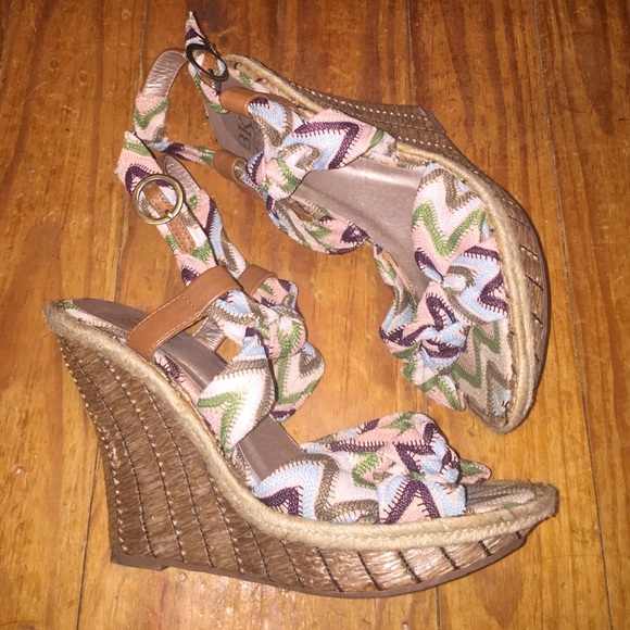 Cute Wedges from Buckle