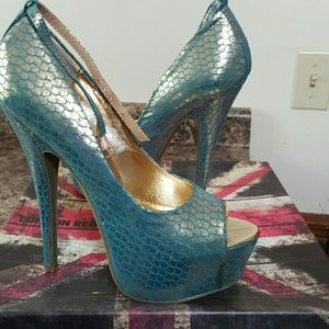 London Rebel Teal heels.