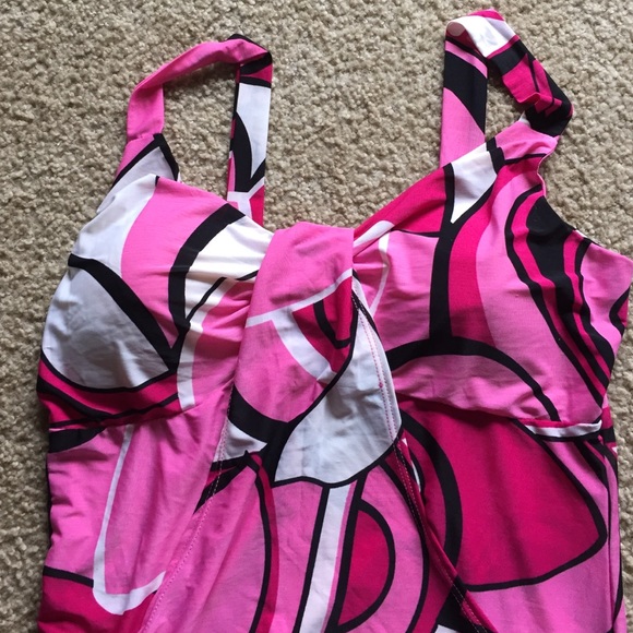 💕SUMMER TANK TOP💕 - Picture 2 of 3