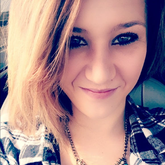 Meet your Posher, Carrie