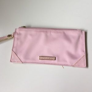 Vs wristlet