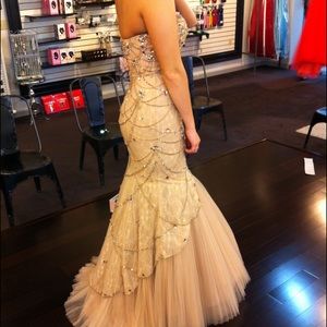 Meet your Posher, Madi