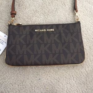 Michael kors wristlet