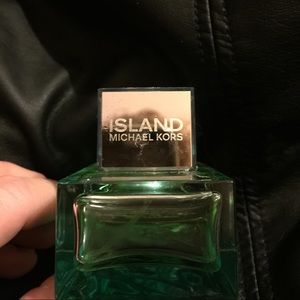 New bottle of Island by Michael Kors parfum