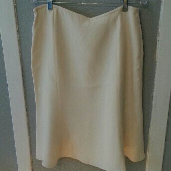 Escada ivory silk skirt