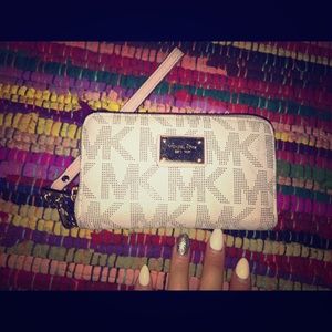 Michael Kors wristlet wallet