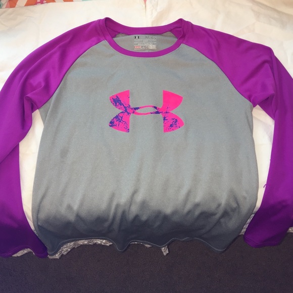 Youth Under Armour loose long sleeve Large