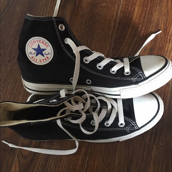 Converse Shoes - Black Hightop Converse