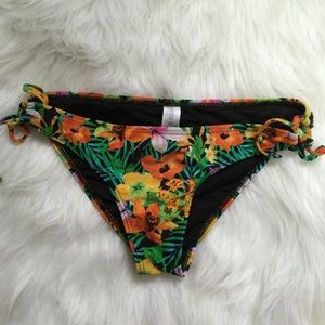 ***ADORABLE TROPICAL SWIMSUIT BOTTOM***
