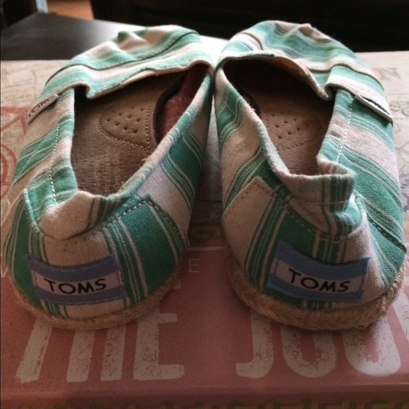 TOMS Espadrilles - Picture 2 of 4