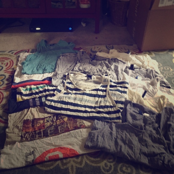 Bundle of 12 men's summer tanks