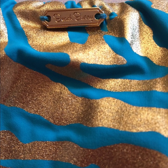 Beach Bunny Bikini. - Picture 3 of 7