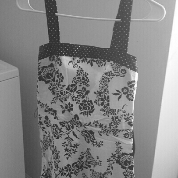 Floral Black and White