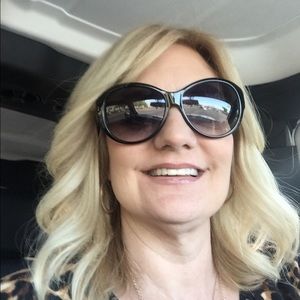 Meet your Posher, Sherry
