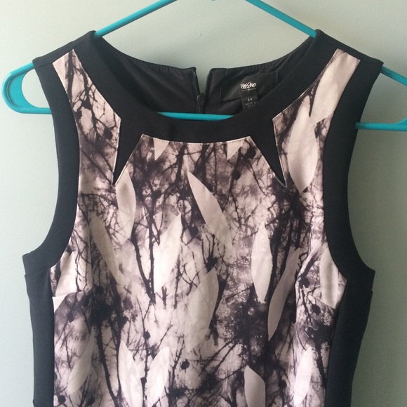 Printed Dress - Picture 3 of 3