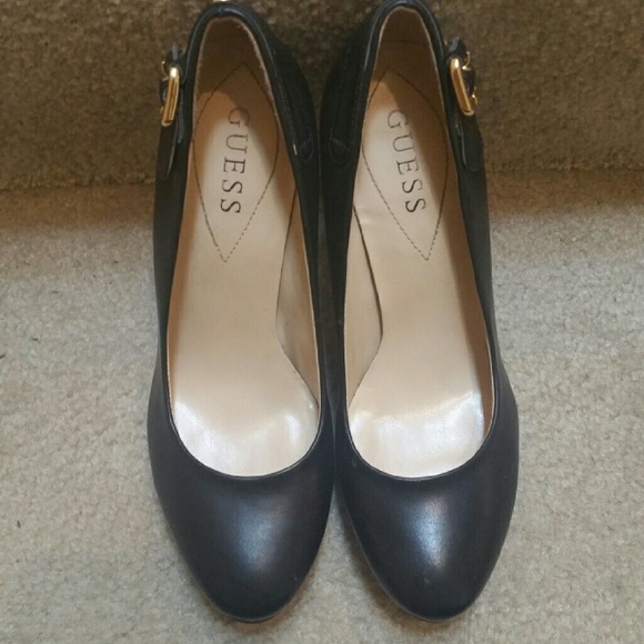 GUESS - Picture 3 of 4