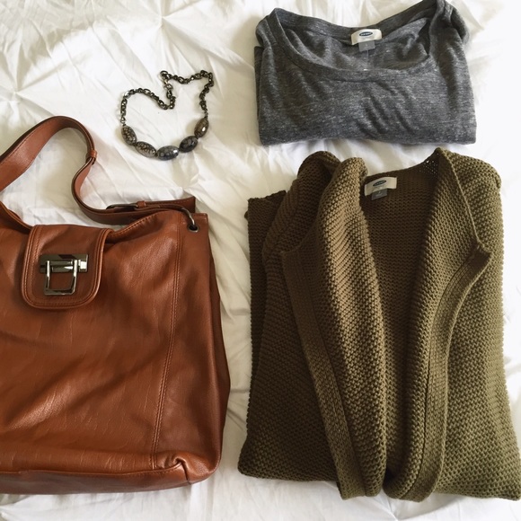 SOLD.  hunter green sweater coat. - Picture 4 of 4