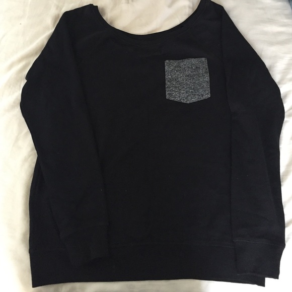 Zine scoop neck sweat shirt. Size medium
