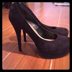 LC Lauren Conrad black suede pumps