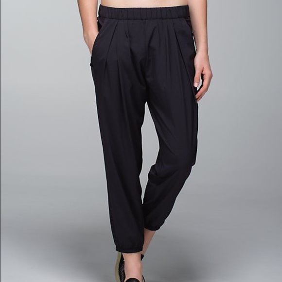 Lululemon rollin with my omies pants