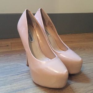 Steve Madden Nude Pumps