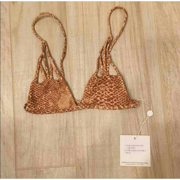 ISO acacia snakeskin santorini