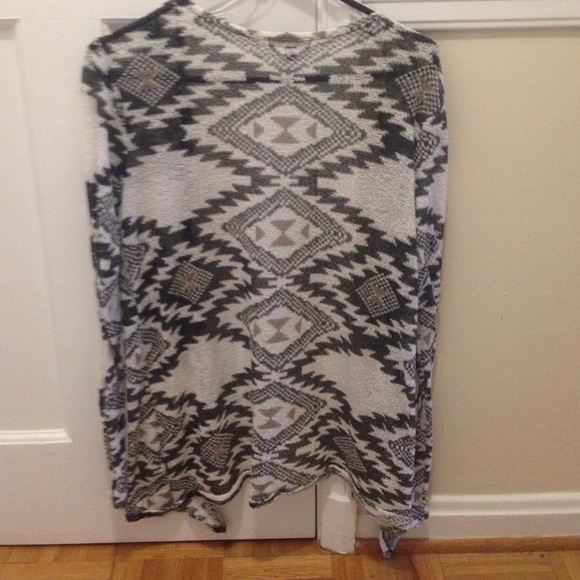 Aztec sweater - Picture 2 of 3