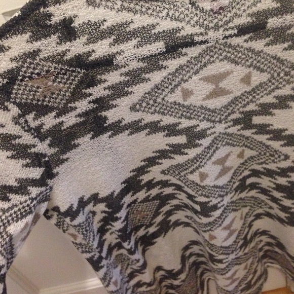 Aztec sweater - Picture 3 of 3