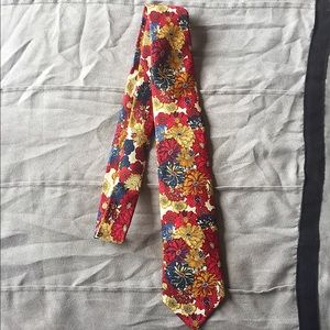 Beautiful Liberty of London Floral Tie