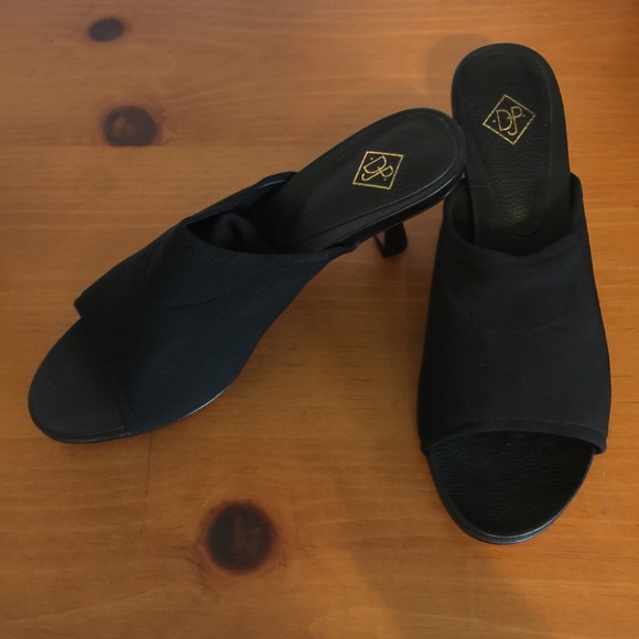 Donald J. Pliner size 7