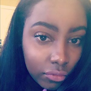 Meet your Posher, Ronisha