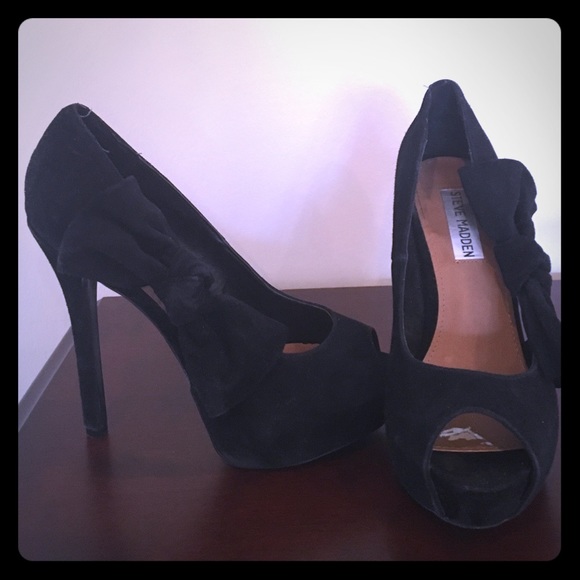 Suede Steve Madden heels (side bow)
