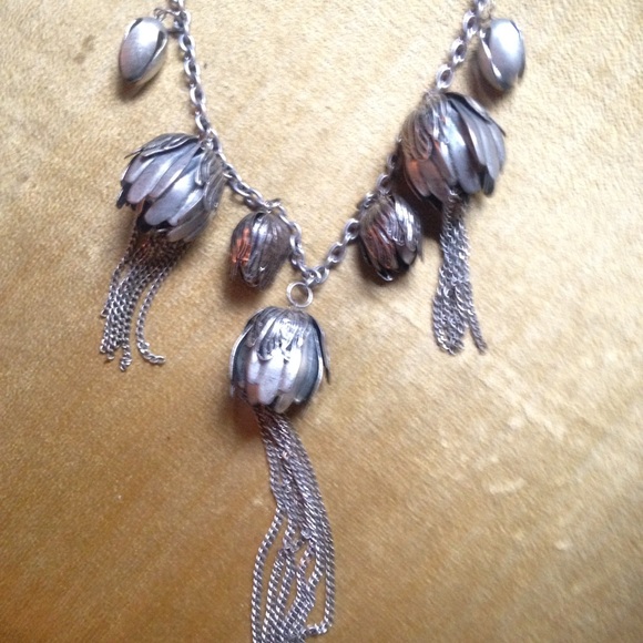 Unique statement necklace - Picture 2 of 2