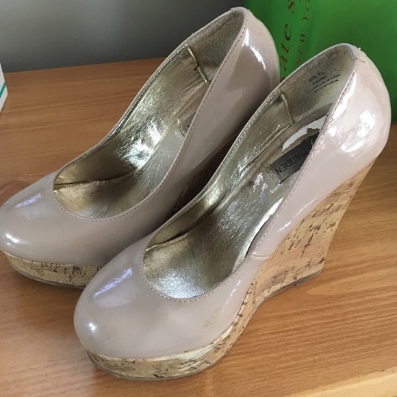 Steve Madden nude wedges