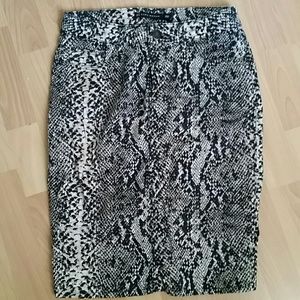 Zara pencil skirt in snake print