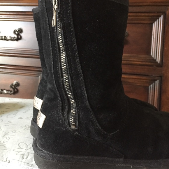 Uggs Mayfaire boots SOLD - Picture 3 of 4