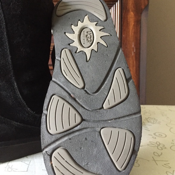 Uggs Mayfaire boots SOLD - Picture 4 of 4