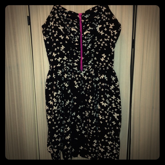 Dress with zipper