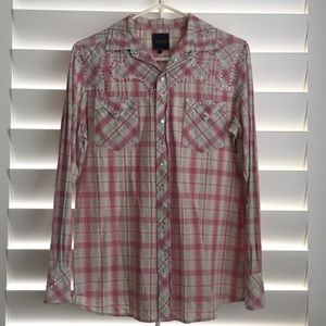 Juniors or petite woman's kippie western shirt.