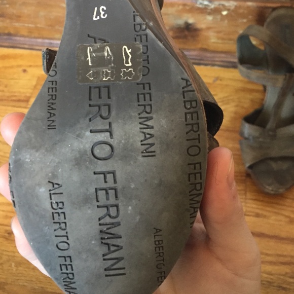 Grey Alberto Fermani wedges - Picture 4 of 4