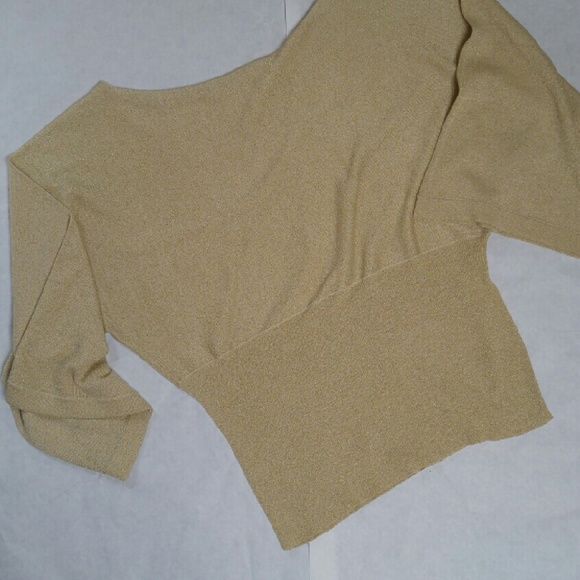Gold Shimmer lightweight top size M - Picture 2 of 3