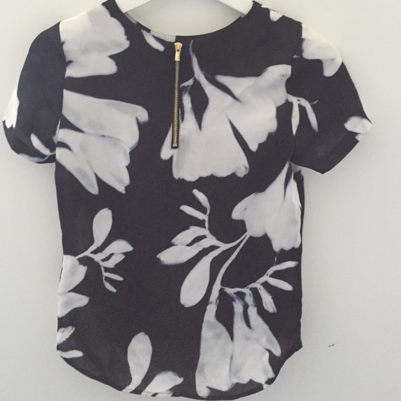 Blouse - Picture 2 of 2