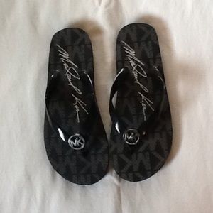 Michael Kors NWOT, no box size 7