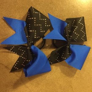 "Sister" bows