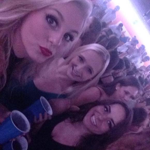 Meet your Posher, Coeli - Picture 1 of 1